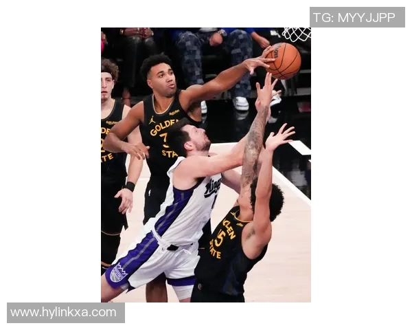 勇士与国王季前赛激战正酣双方球员表现引人瞩目